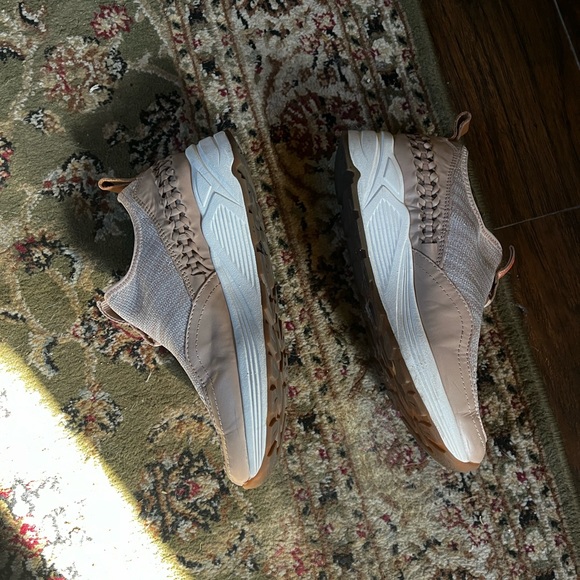Blush pink earth Brand Shoes - Picture 3 of 7